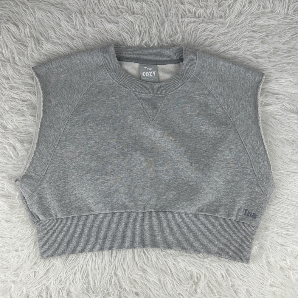 TNA Aritzia Grey Cozy Fleece Cropped Vest Sweater Top